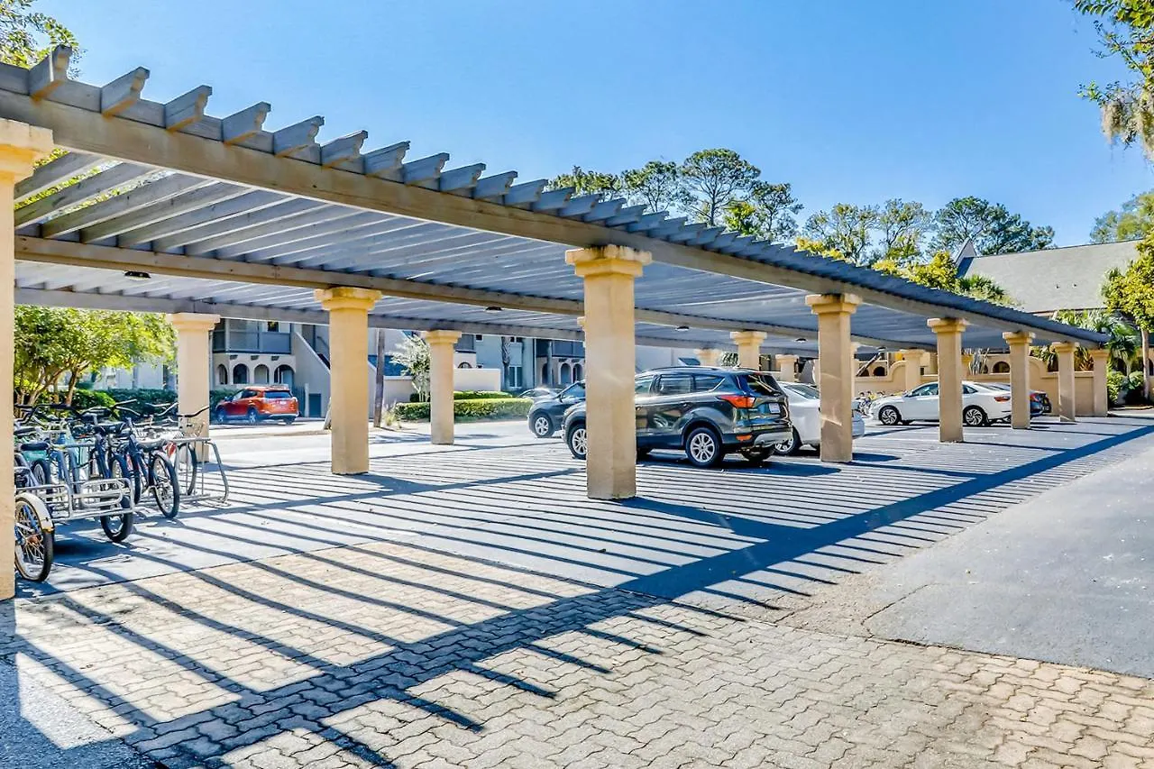 Colonnade Club 149 * Hilton Head Island