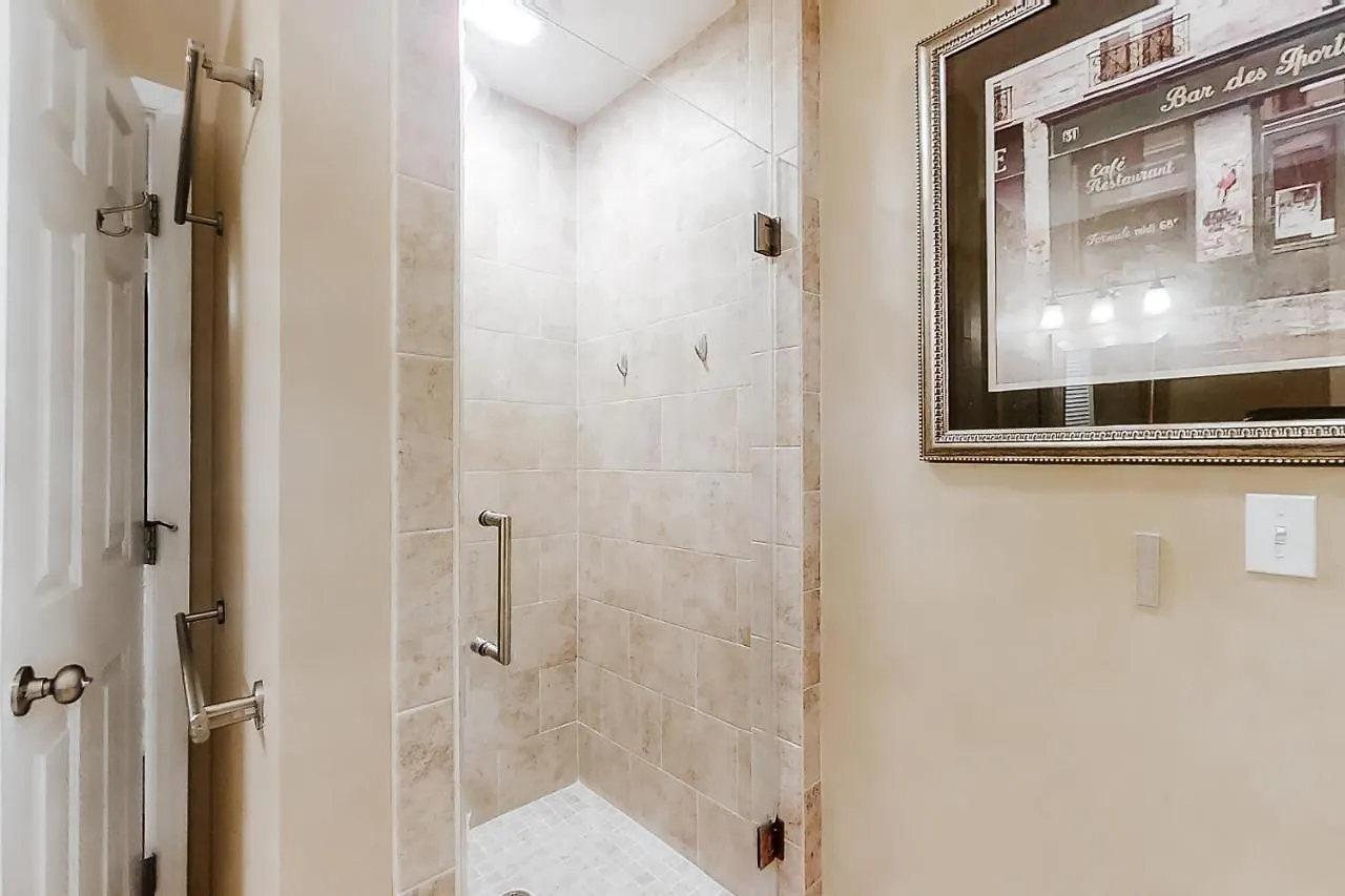 Apartment Colonnade Club 152