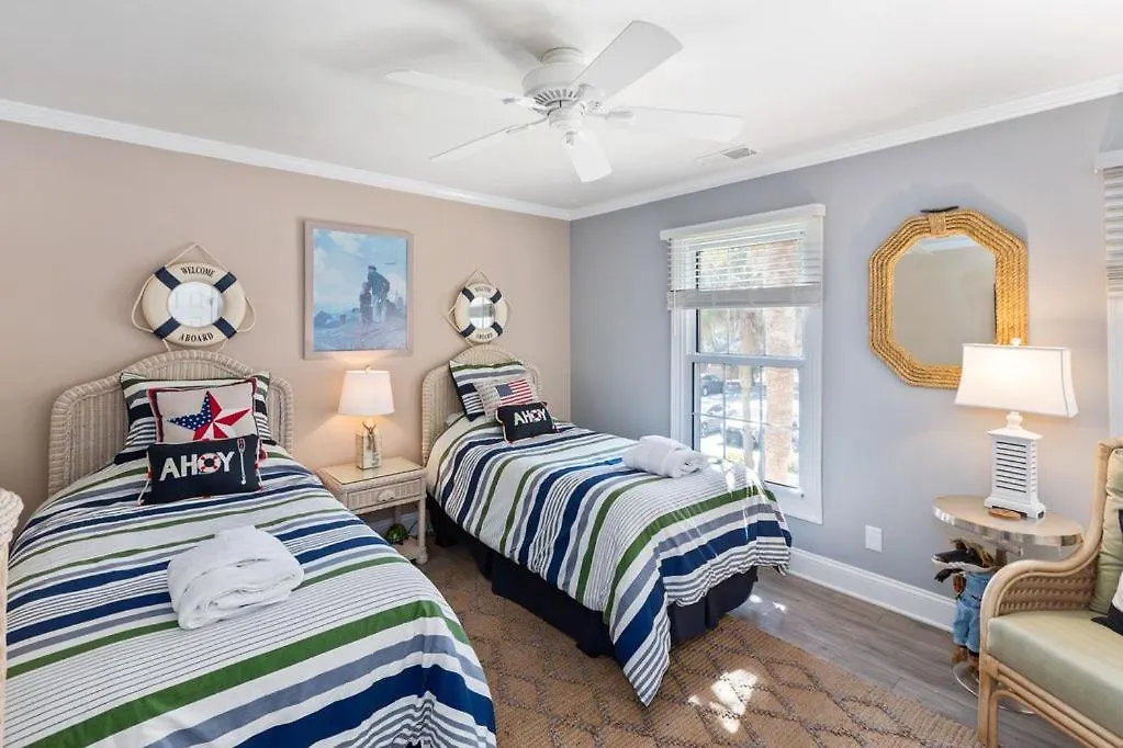 2 Bedroom Evian Gorgeous Golf Views King 2 Twins Fold Out Bikes & Gear Included 2 Parking Passes Σπίτι διακοπών *