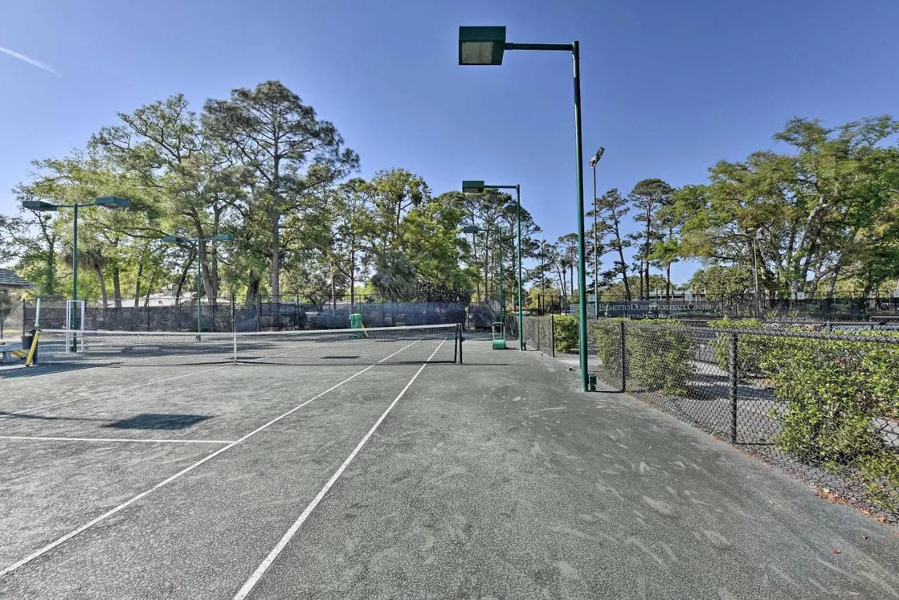 Modern Retreat With Patio And Bbq Less Than 1 Mi To Beach! Hilton Head Island