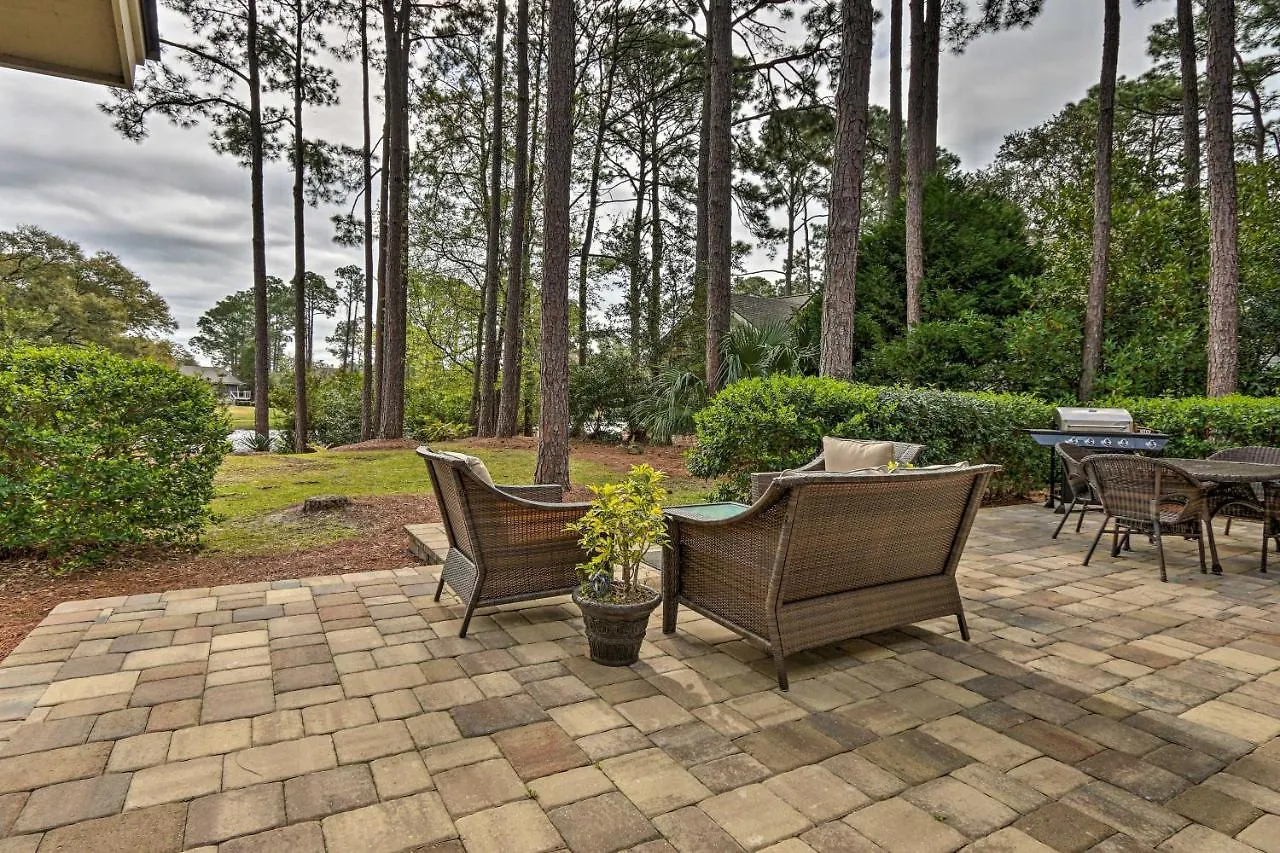 Holiday home Modern Retreat With Patio And Bbq Less Than 1 Mi To Beach! Hilton Head Island