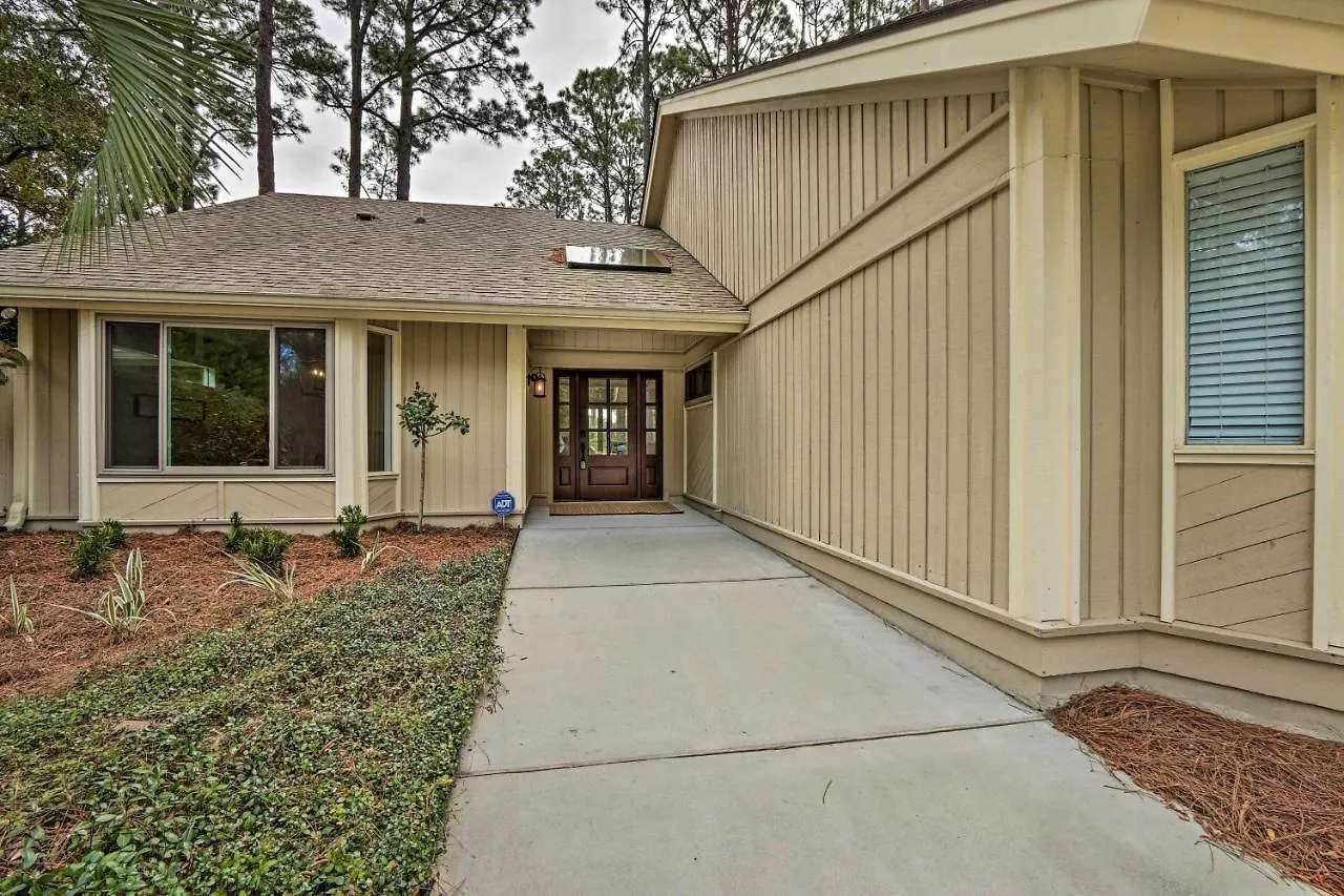 Holiday home Modern Retreat With Patio And Bbq Less Than 1 Mi To Beach! Hilton Head Island