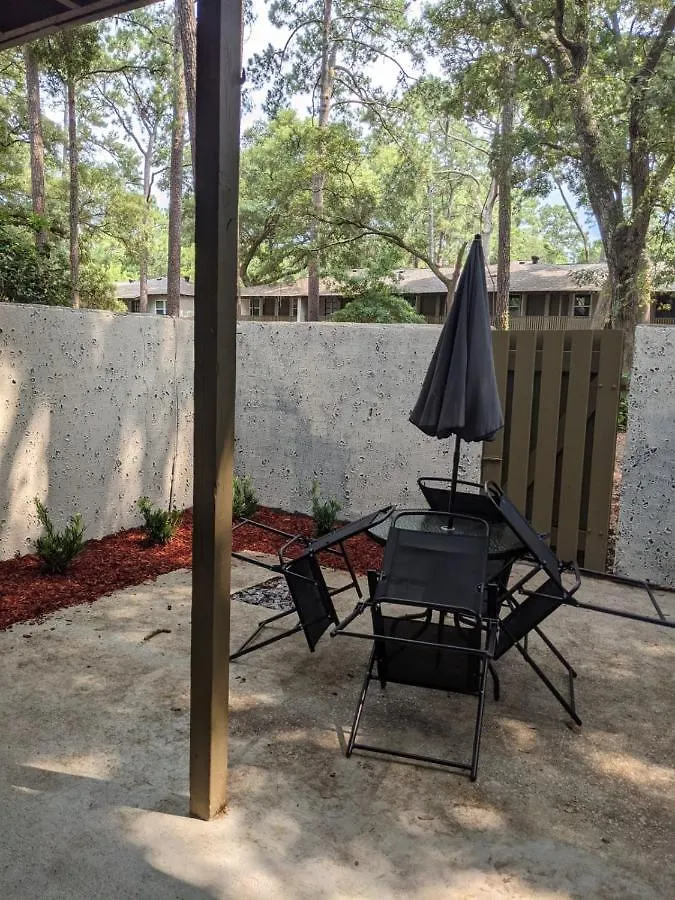 Hhi Homes Llc Bed & Breakfast