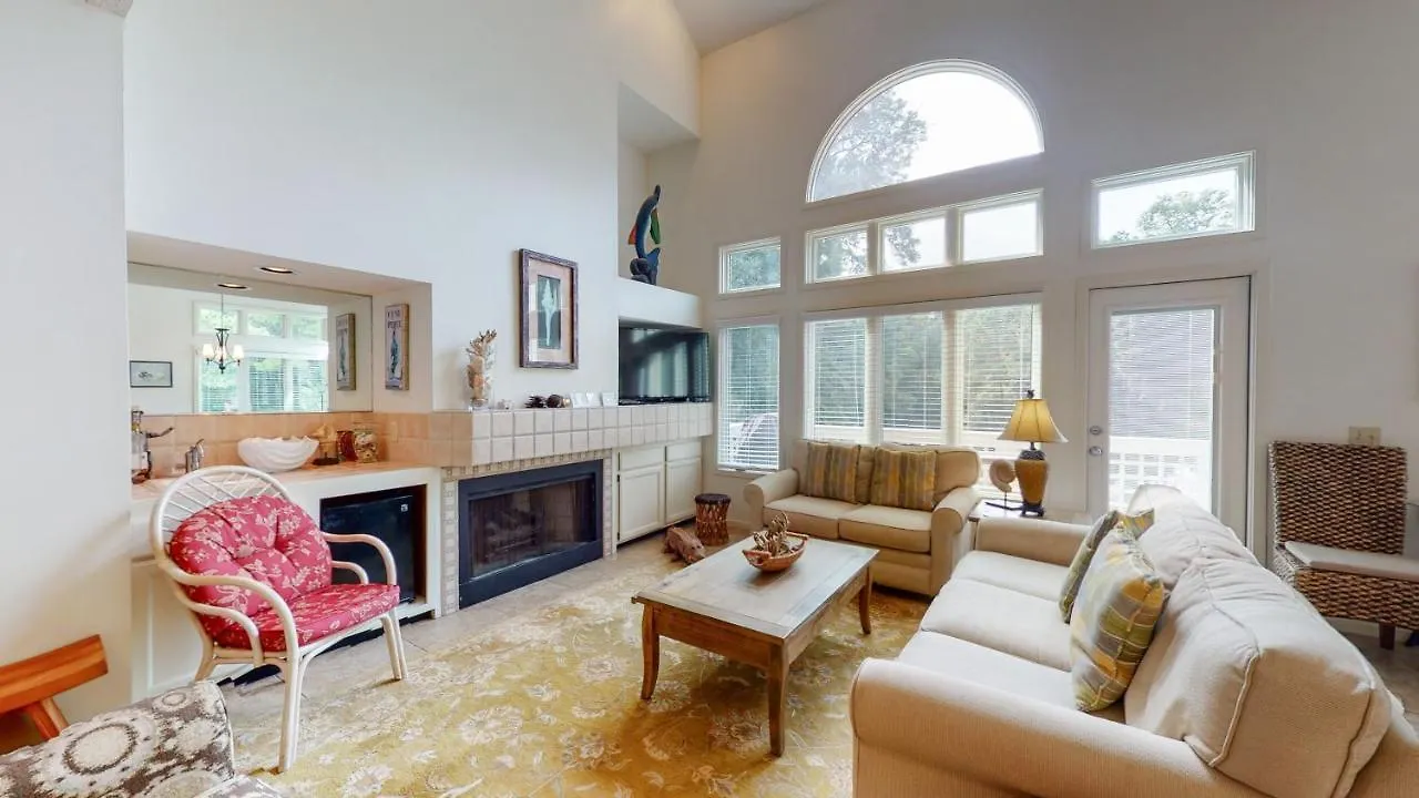 7609 Huntington Villa