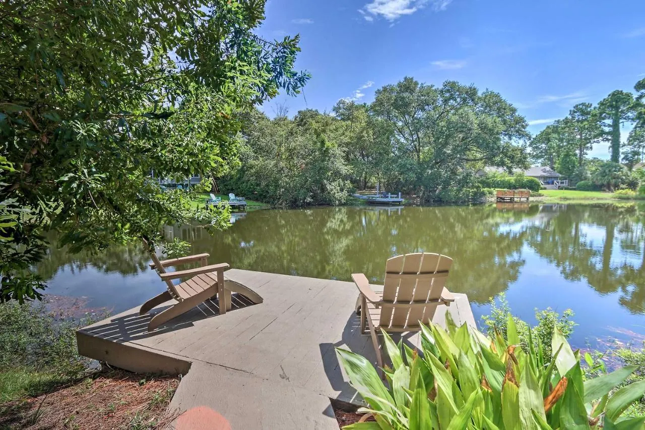 Modern Retreat With Patio And Bbq Less Than 1 Mi To Beach!