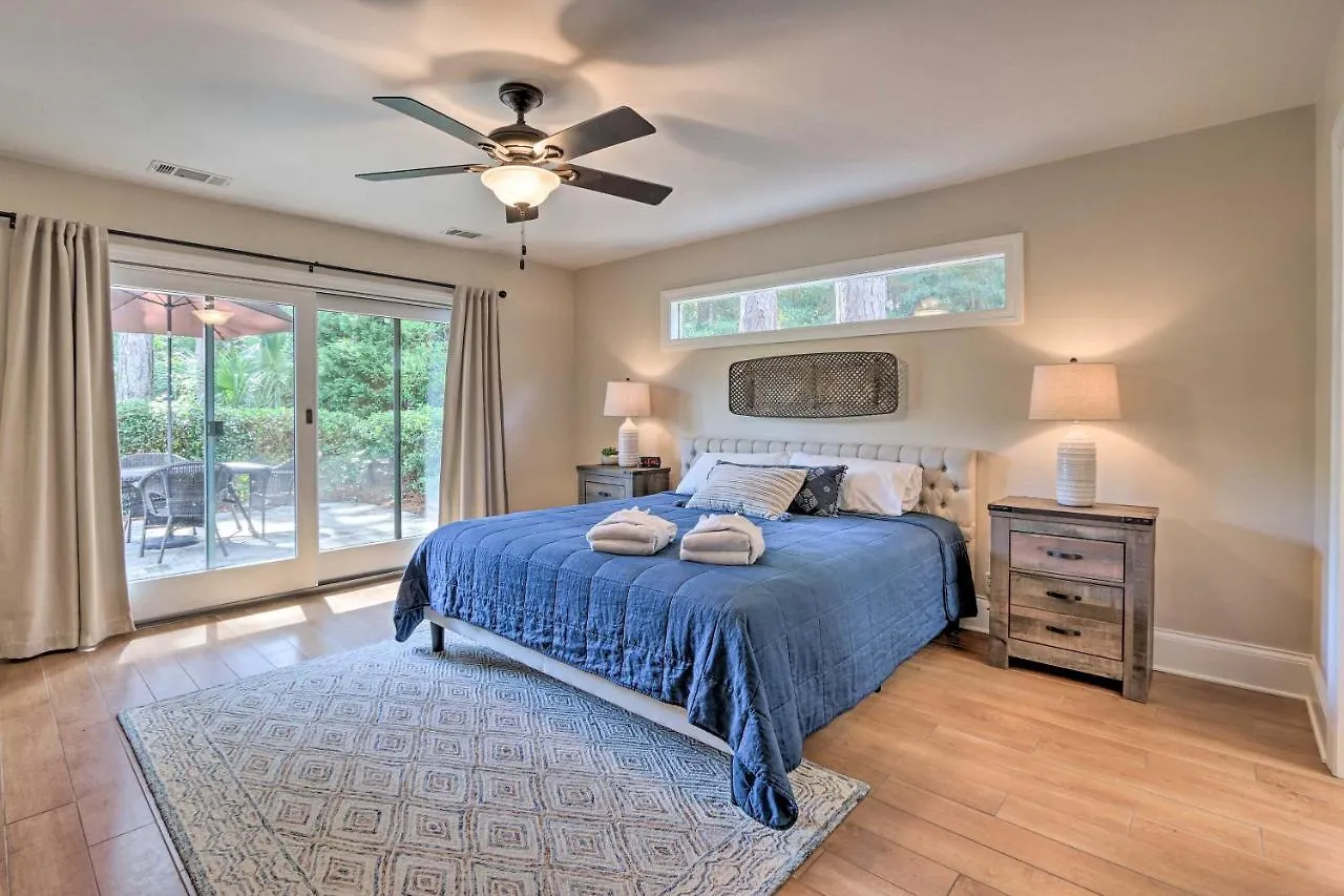 Modern Retreat With Patio And Bbq Less Than 1 Mi To Beach! Hilton Head Island