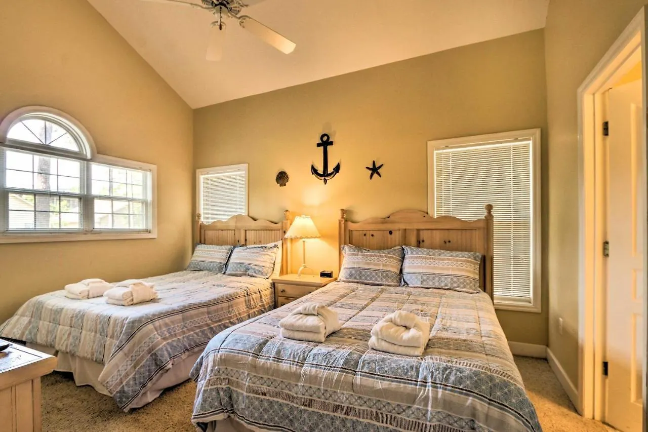 Beautiful Hilton Head House 5 Min Walk To Beach! Holiday home Hilton Head Island