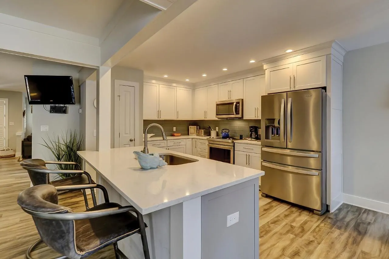 펜션 181 Beachwalk 3 Bedroom Shipyard *