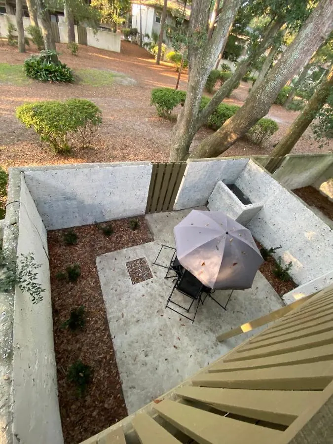 Bed & Breakfast Hhi Homes Llc *