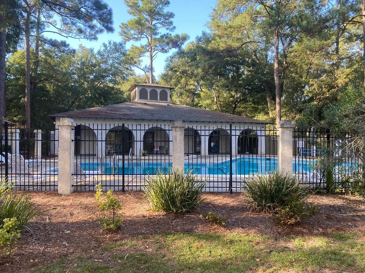 Hhi Homes Llc Bed & Breakfast