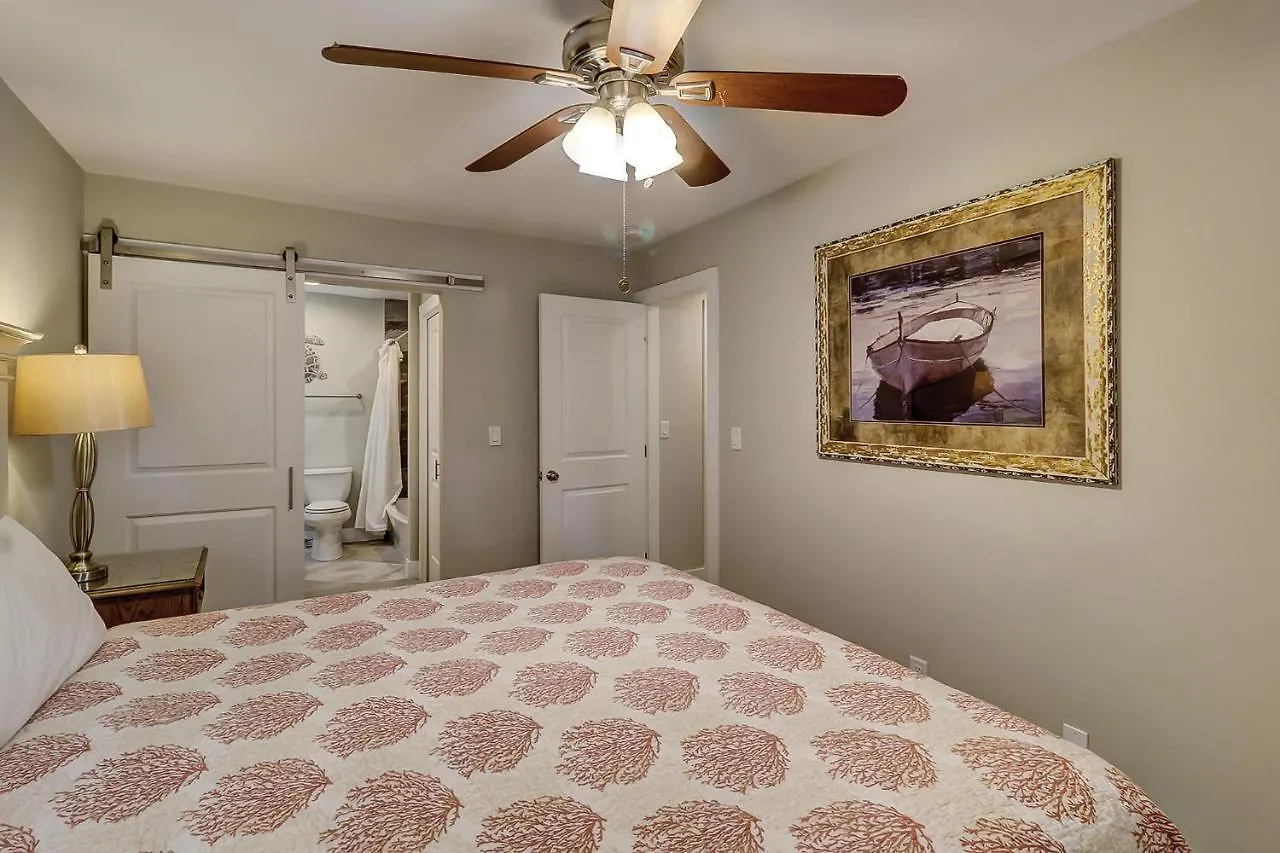 펜션 181 Beachwalk 3 Bedroom Shipyard
