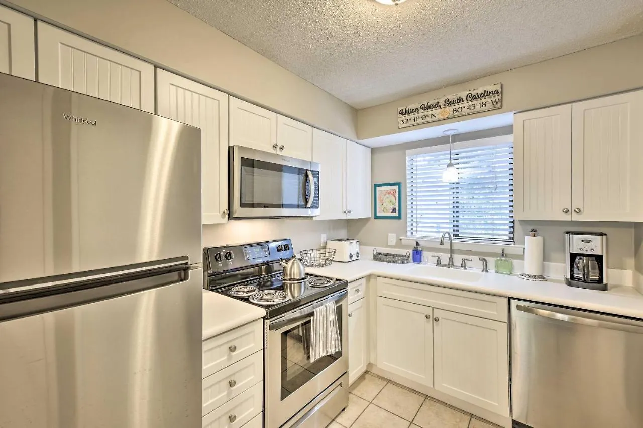 Hilton Head With Lagoon View - Near Beach! Apartamento *