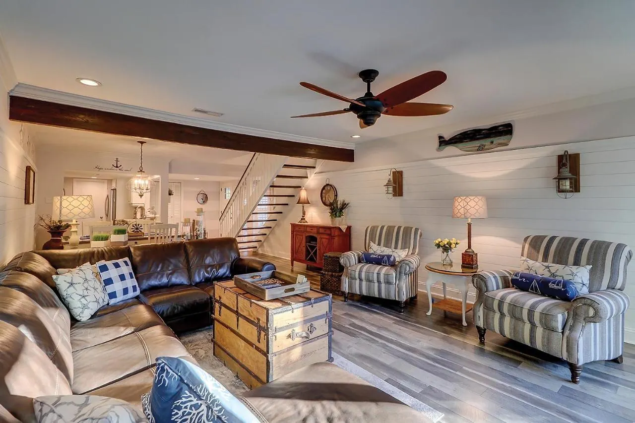 19 Sailmaster 3 Bedroom Shipyard Pool
