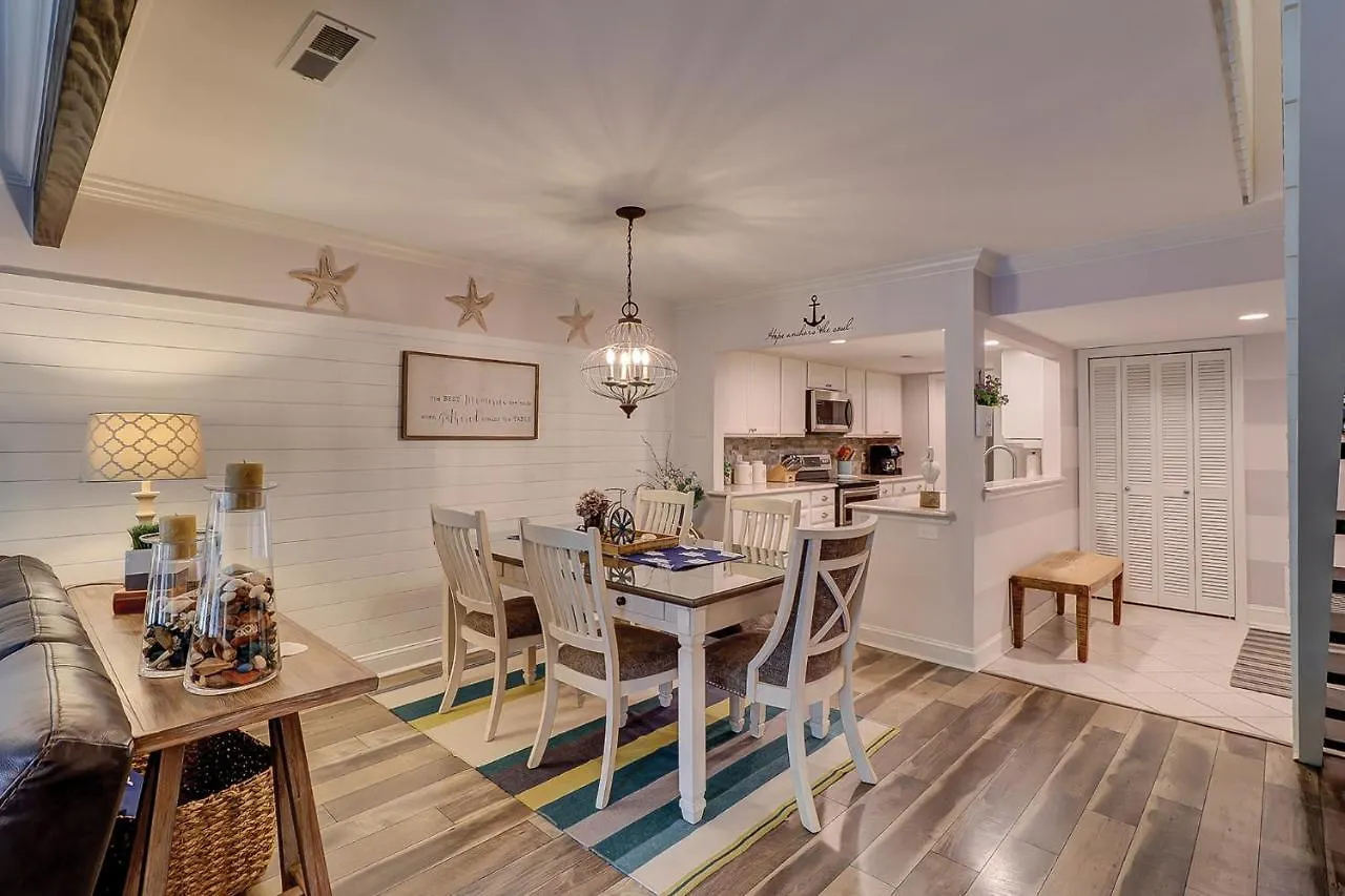19 Sailmaster 3 Bedroom Shipyard Pool 度假居