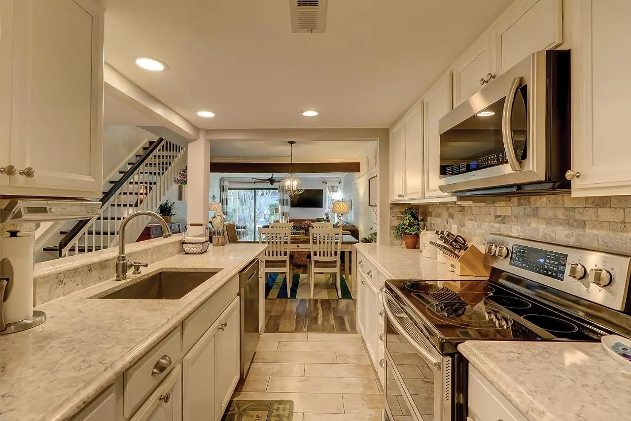 19 Sailmaster 3 Bedroom Shipyard Pool