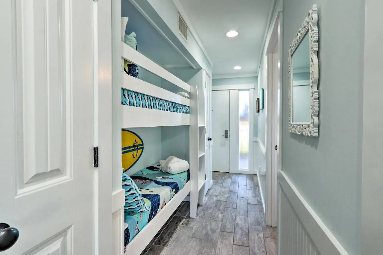 Bright On 50-acre Hilton Head Resort!