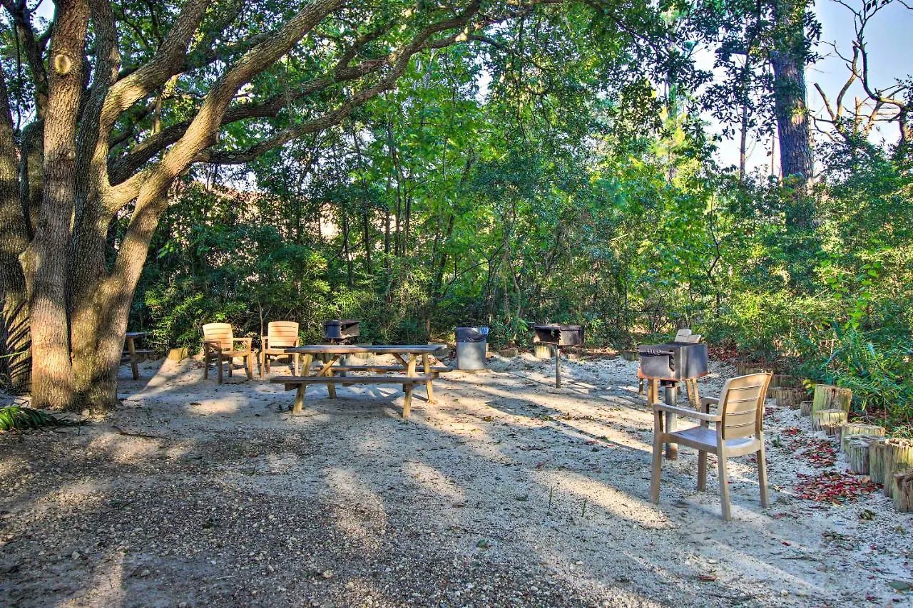 Bright On 50-acre Hilton Head Resort!