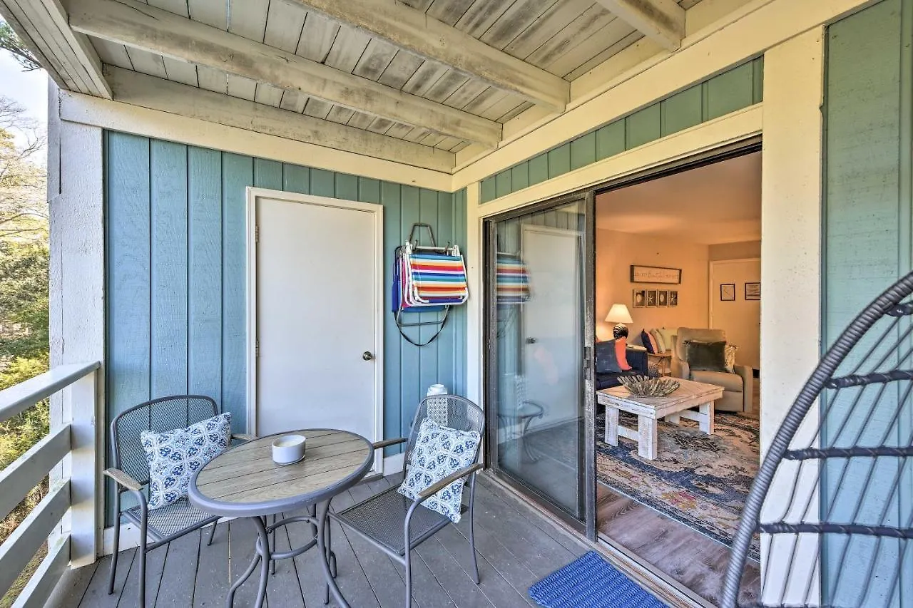 Hilton Head With Lagoon View - Near Beach! Apartamento Hilton Head Island