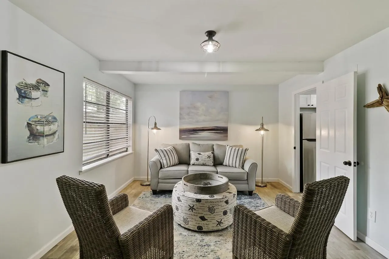 #49 Cheerful 2 Bdr With Pool & Assigned 2 Parking Hilton Head Island
