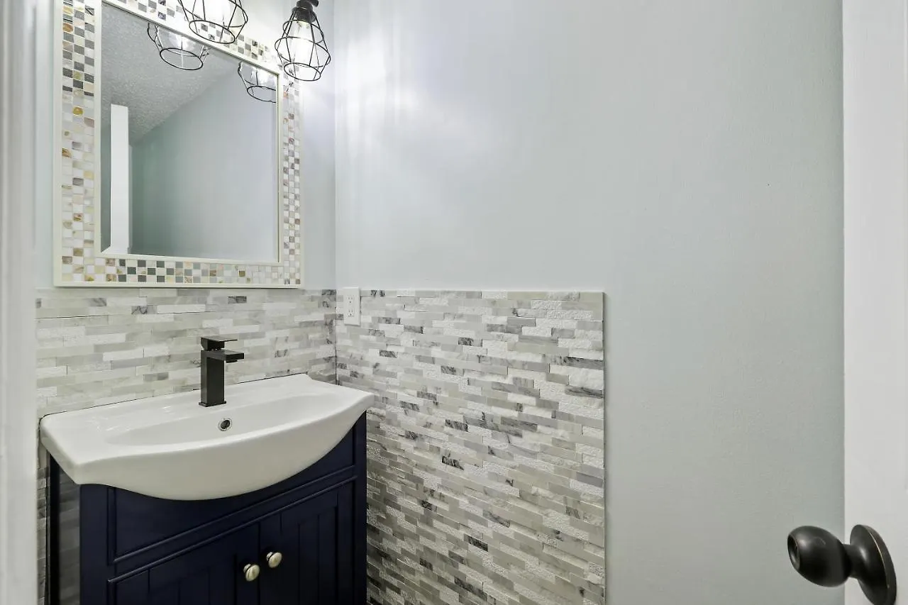 #49 Cheerful 2 Bdr With Pool & Assigned 2 Parking Holiday home