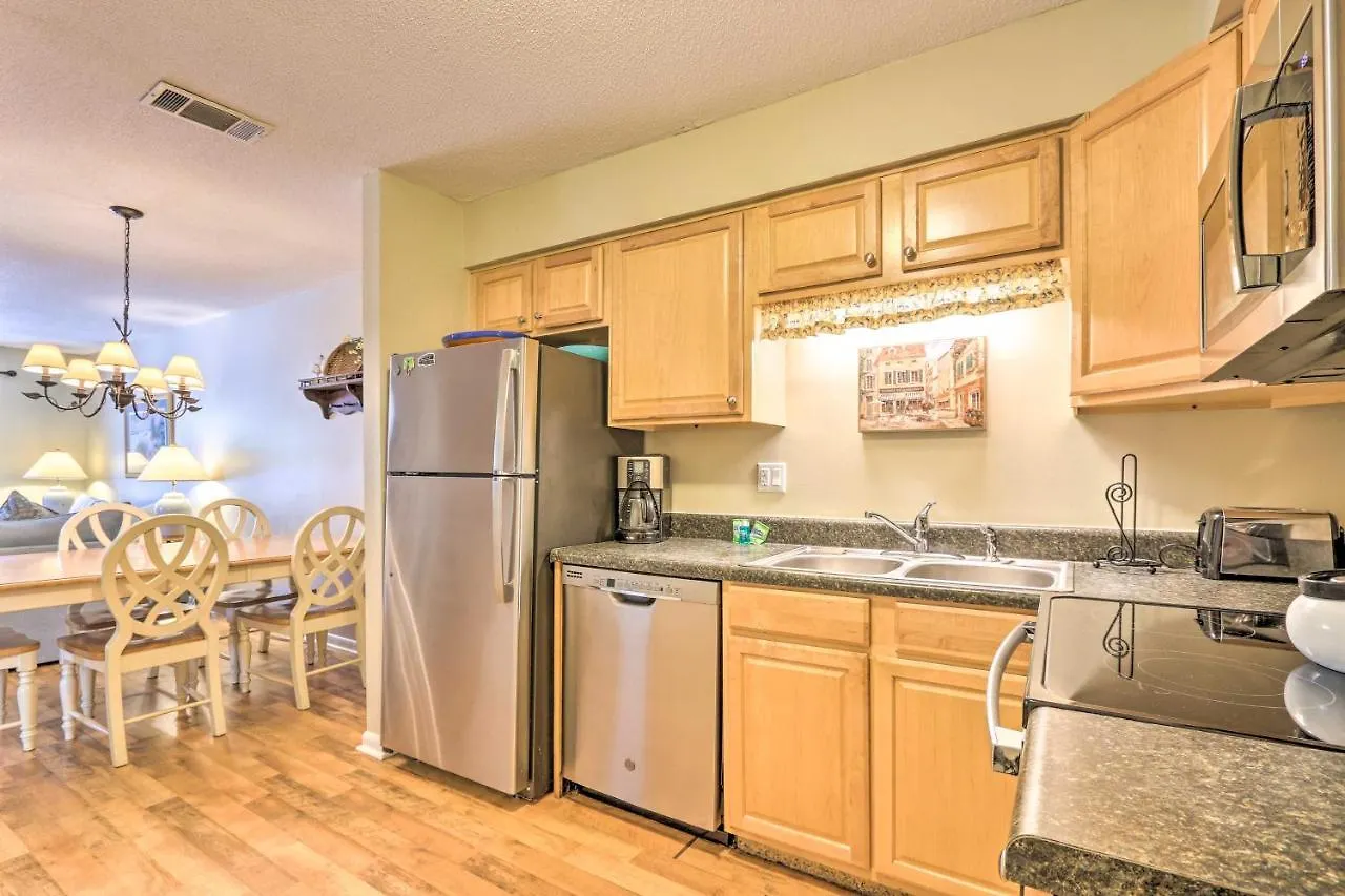 Apartment Hilton Head - Walk To Folly Field Beach!