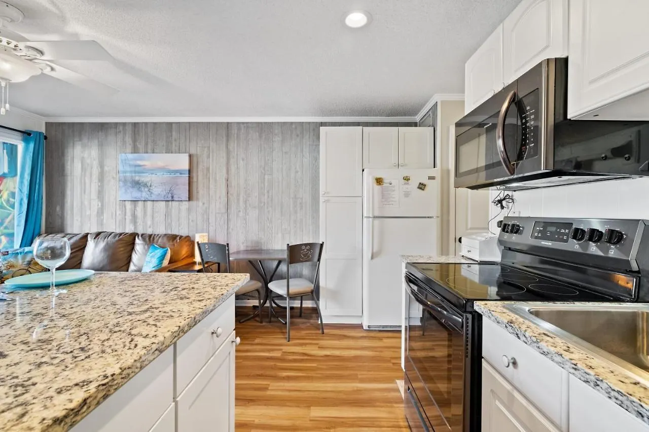 Apartment Luxury Beach With Amazing Amenities Biggest Pool On Hhi Beach Tennis Hilton Head Island