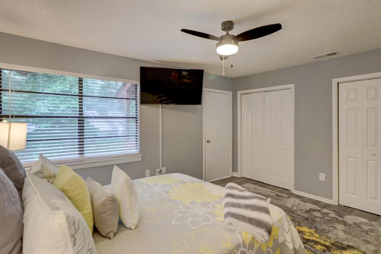 Holiday home #111 Elaborate Ideal Location 2brm/2 Parking