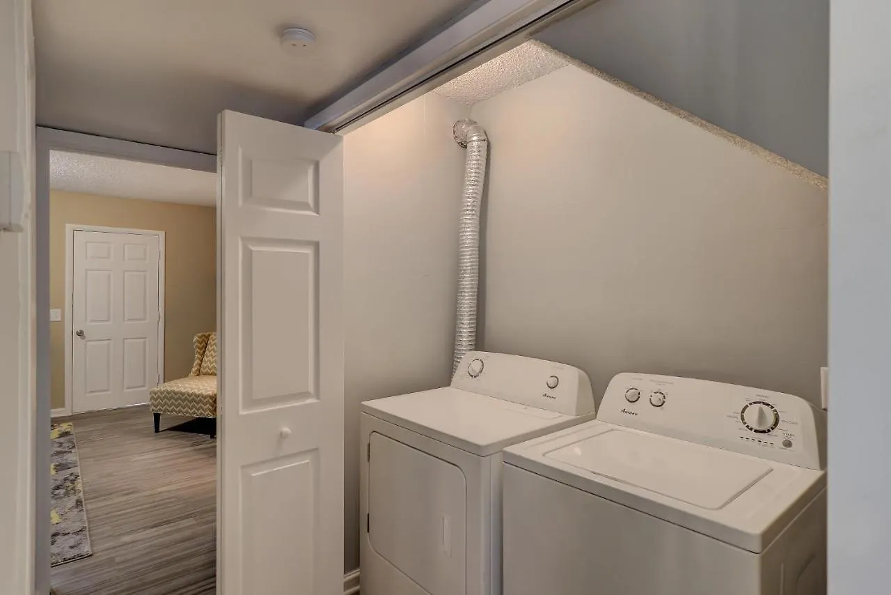 Holiday home #111 Elaborate Ideal Location 2brm/2 Parking *