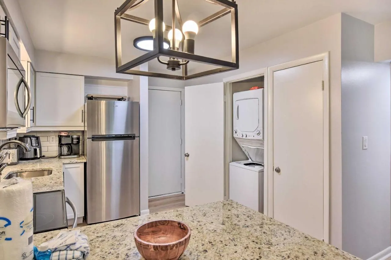 Apartment Oasis, 2 Blocks To *