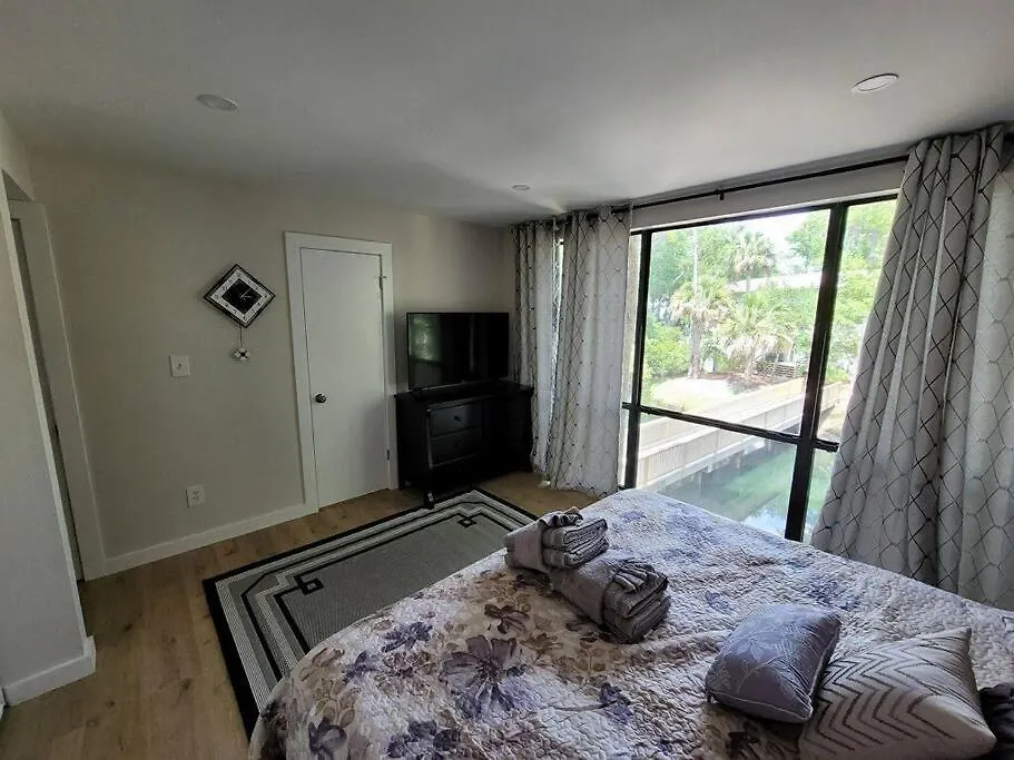 Contemporary Bliss-newly Renovated Cozy * Hilton Head Island