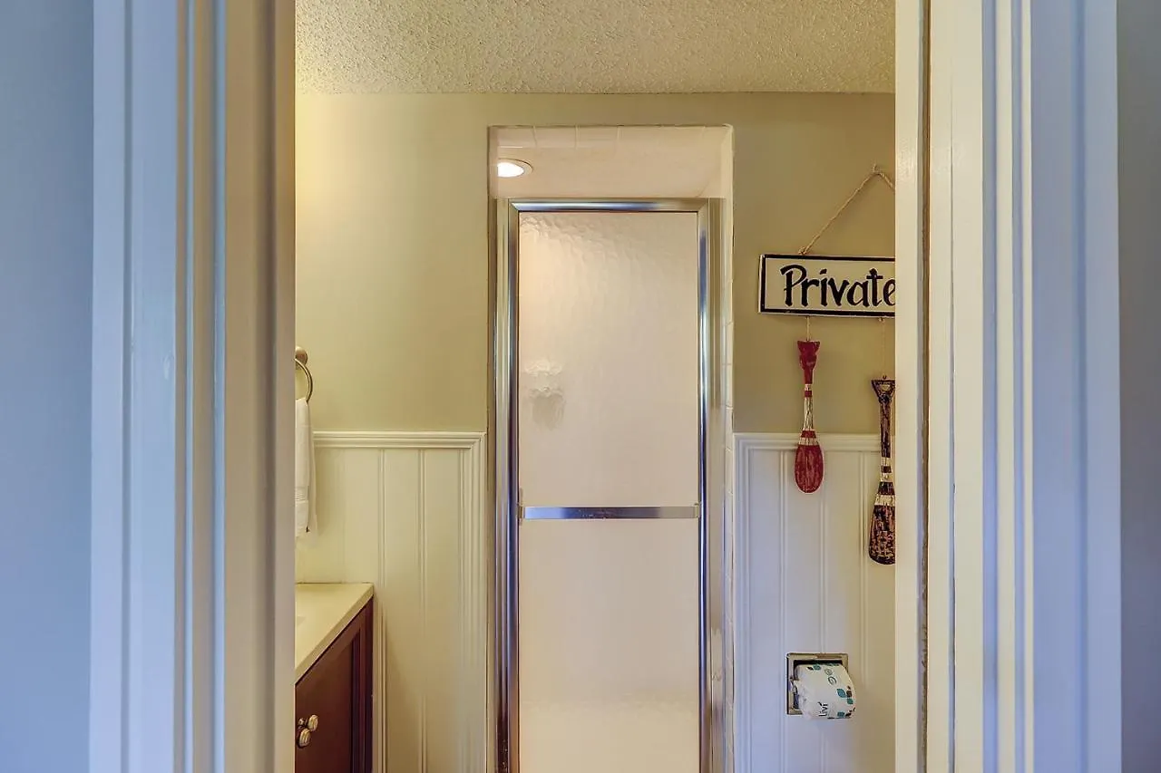 26 Hickory Cove