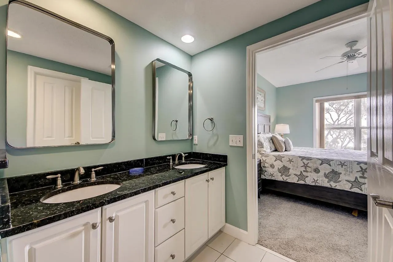 6302 Hampton Place *