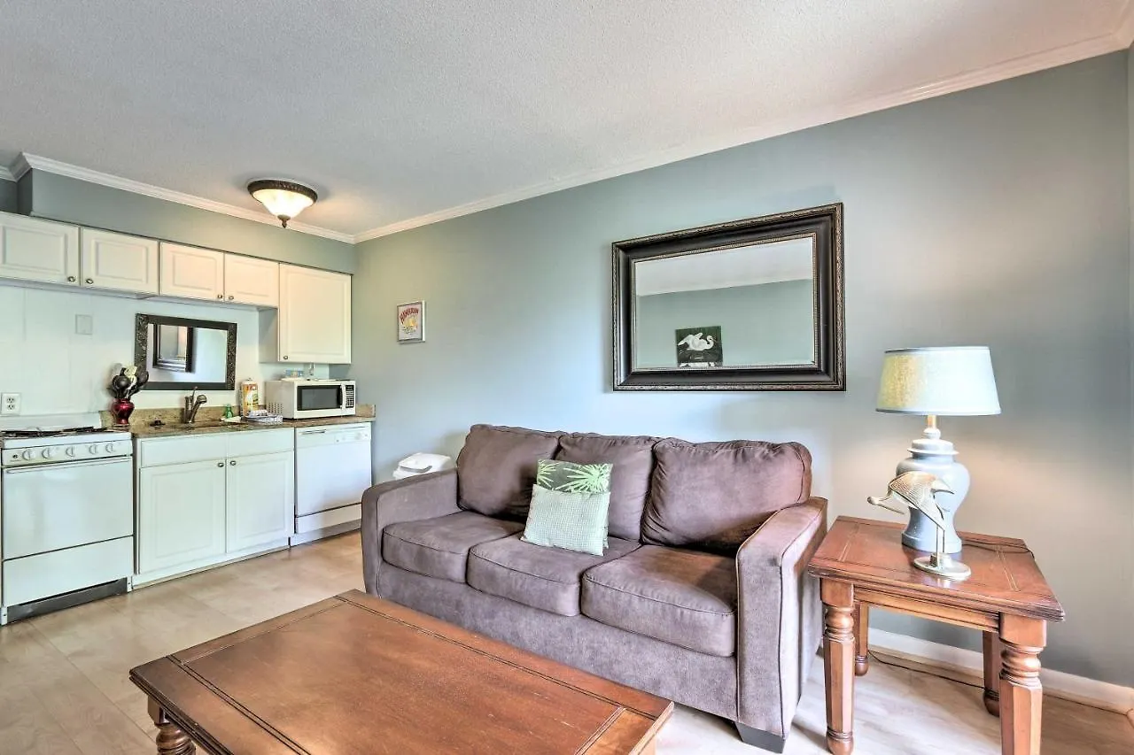 Hilton Head Walk To Folly Field Beach! Apartment