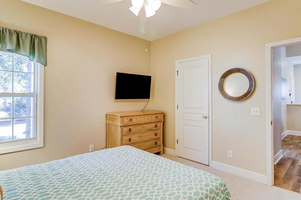 Villa Links 12b
