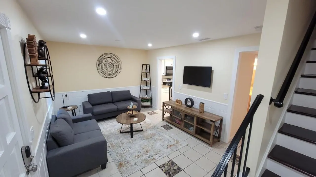 Bed & Breakfast Hhi Homes Llc