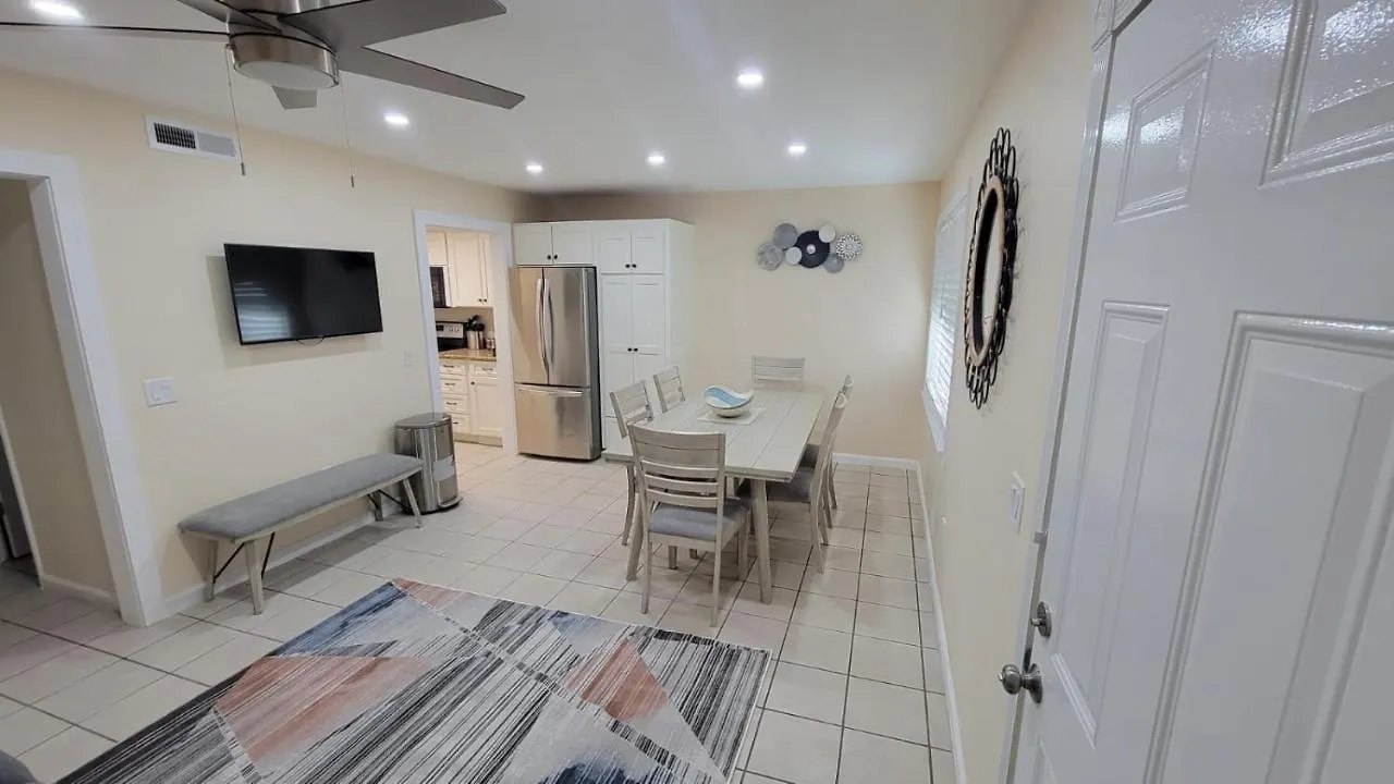 Hhi Homes Llc * Hilton Head Island