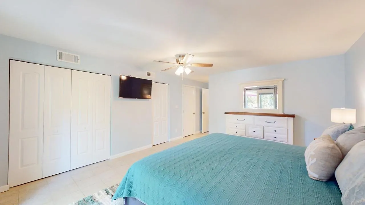 525 Queens Grant *