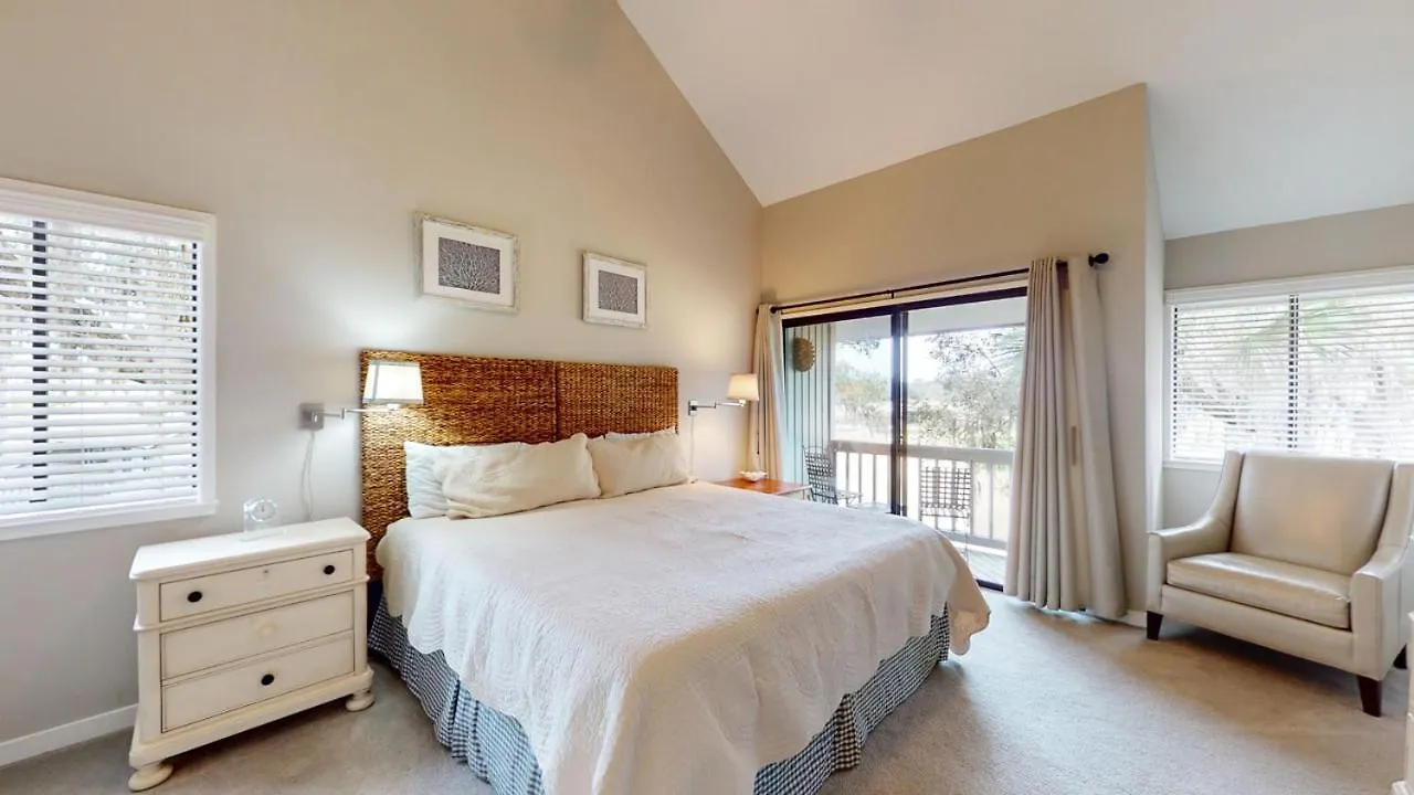 910 Inverness Village