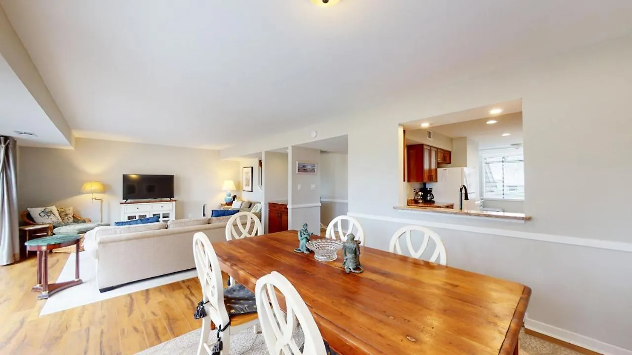 910 Inverness Village Villa *