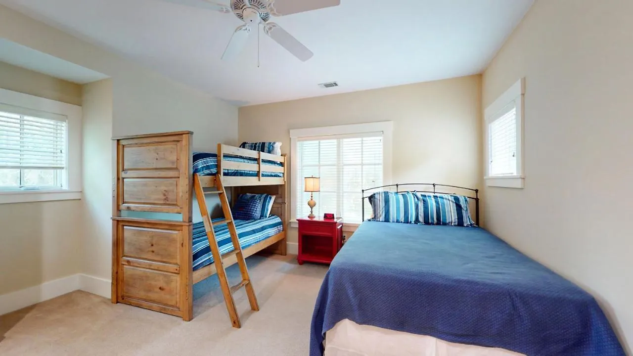 7 Sea Lane Holiday home *