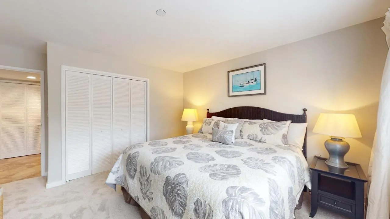 910 Inverness Village