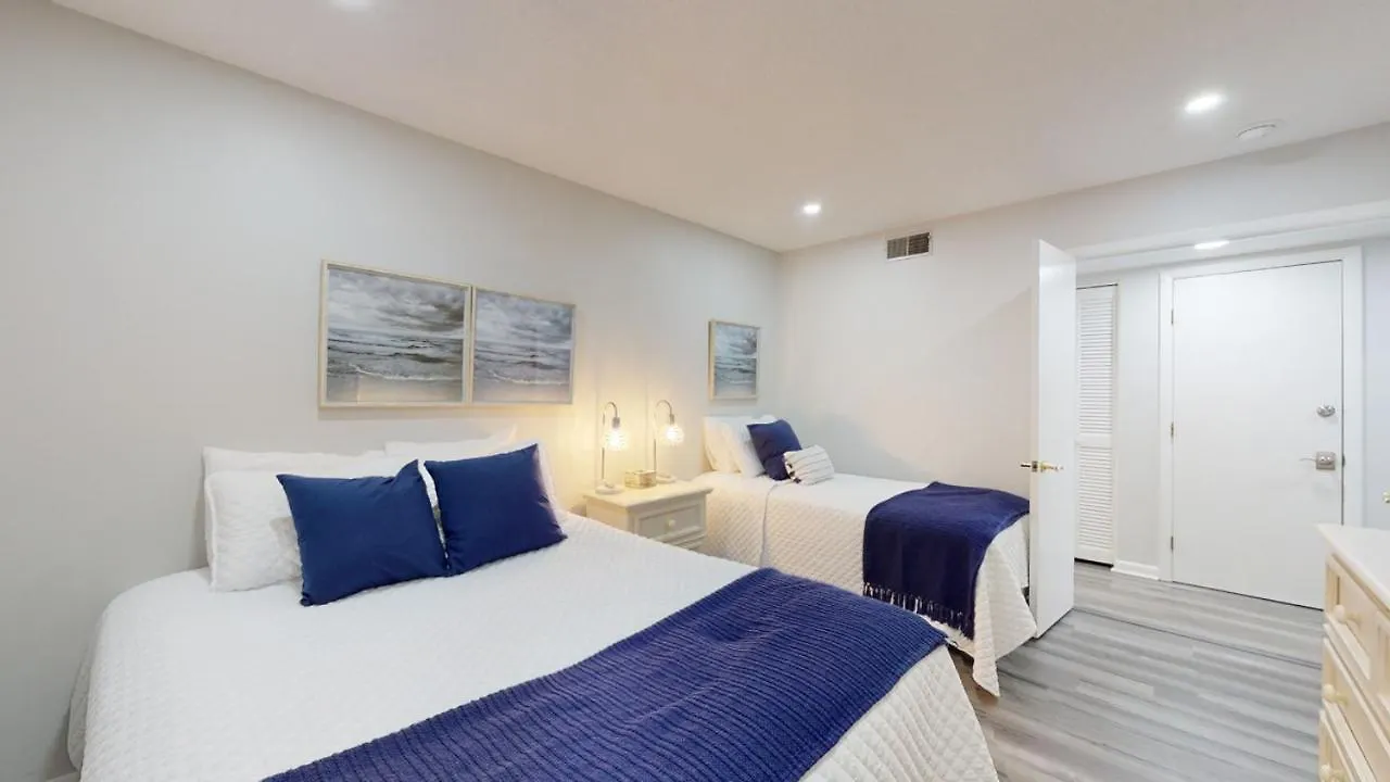 1766 Saint Andrews Commons