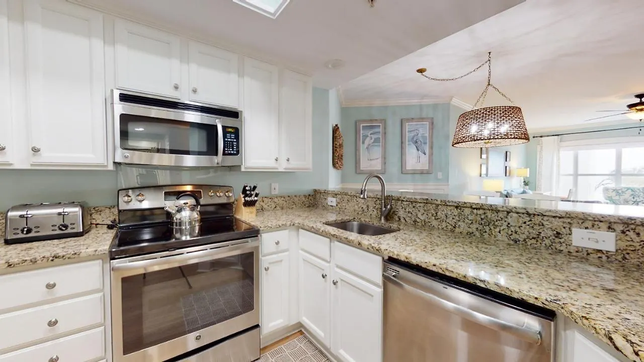 Vila 5404 Hampton Place South *