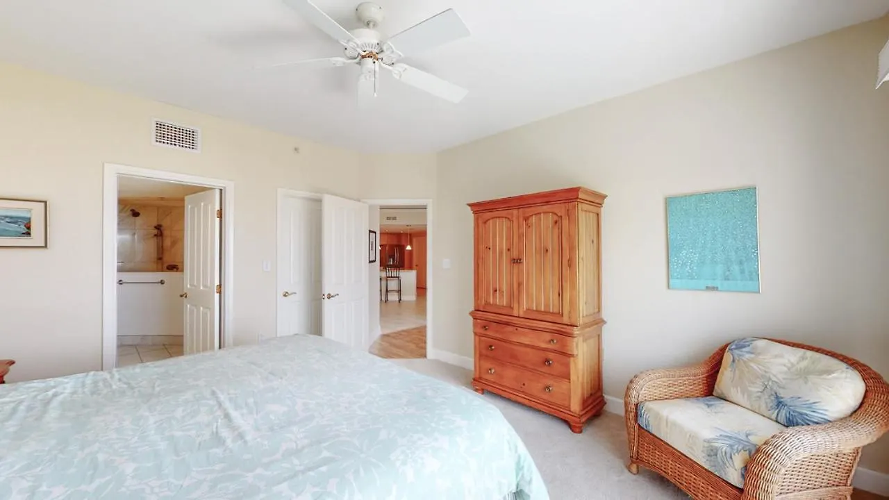 Villa 3502 Windsor Court South