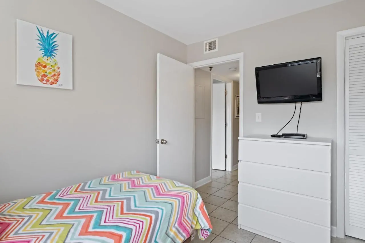 Beachfront Family In Hilton Head, Near Golf! Apartment *