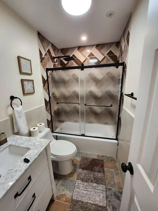 Classy & Comfortable Condo! *