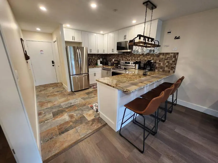 Classy & Comfortable Condo! *