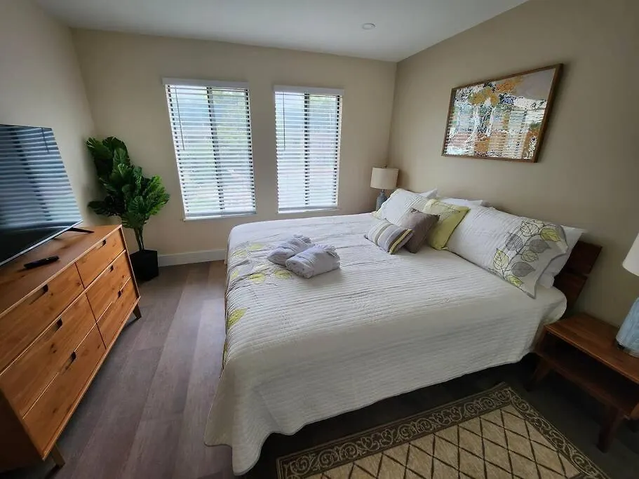 Classy & Comfortable Condo! *