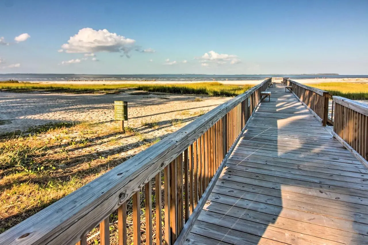 Hilton Head Screened Balcony, Beach Access! 아파트 *