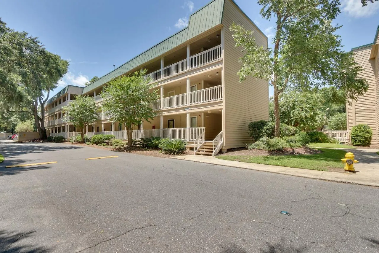 Hilton Head Screened Balcony, Beach Access! 아파트